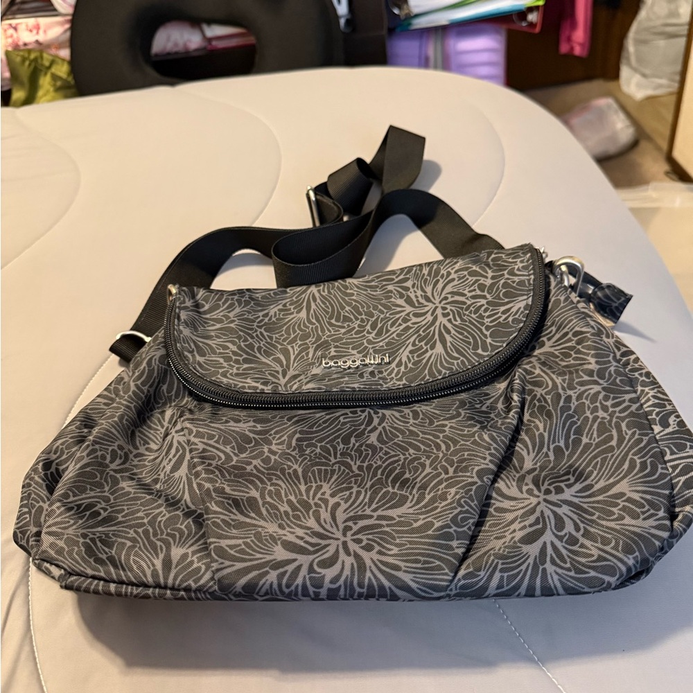 Baggallini Black and Gray Floral Crossbody Bag
